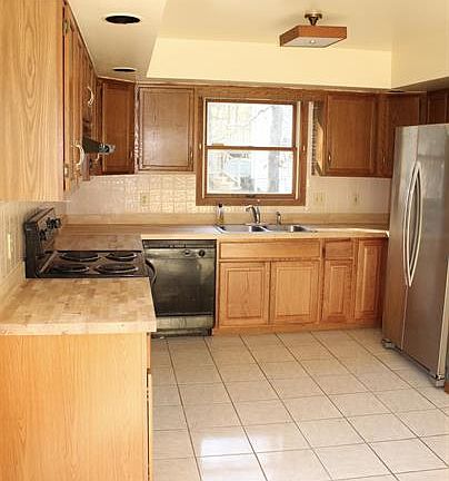 5th image of 205 Birchwood Dr