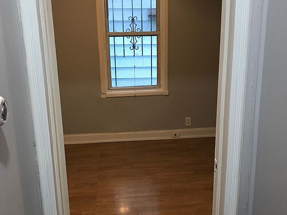 3rd image of 6946 43rd Ave