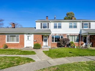 10366 Manorford Dr #31, Parma Heights, OH 44130