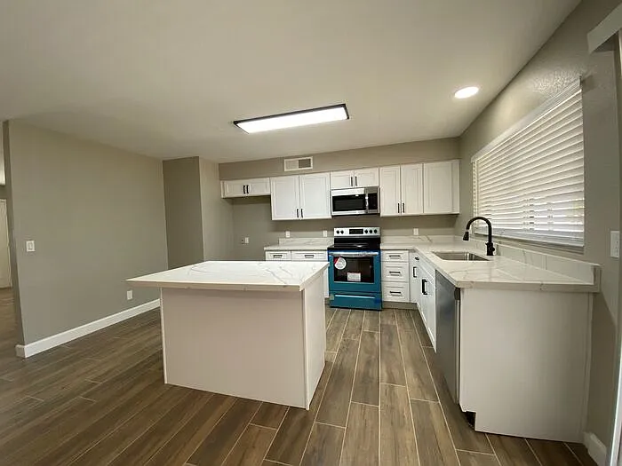 3510 W Carla Vista Dr — Photo 7