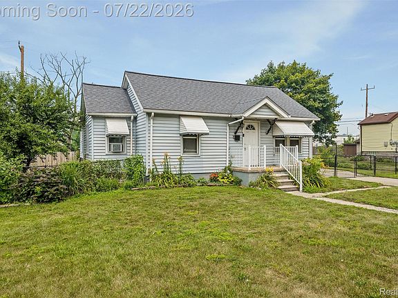 3rd image of 1759 E Elza Ave
