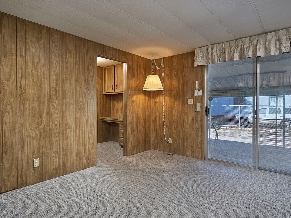 2700 E. Jade - DSC09126