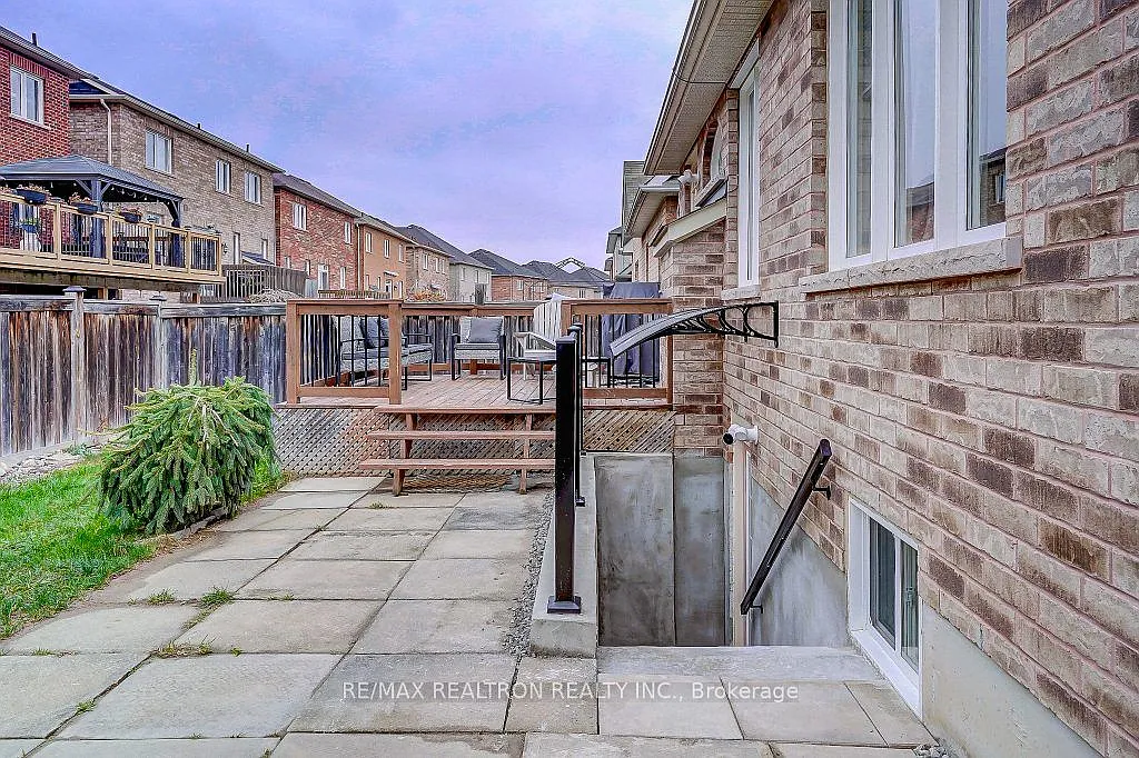 2 bed, $2,099 — Photo 3