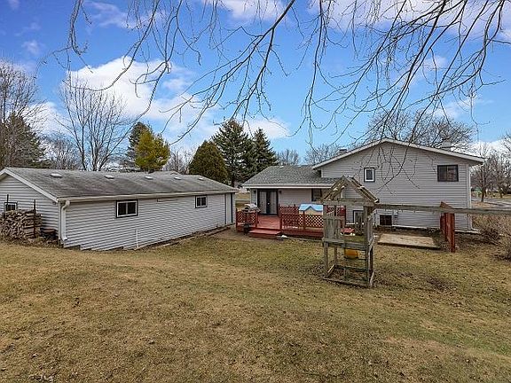 2nd image of 1049 Glencrest Ct