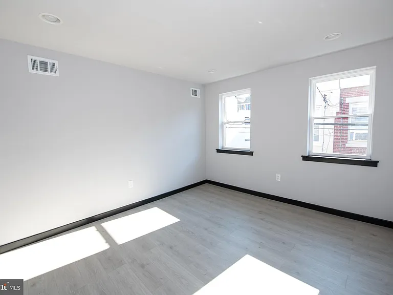 1512 S Beulah St — Photo 14
