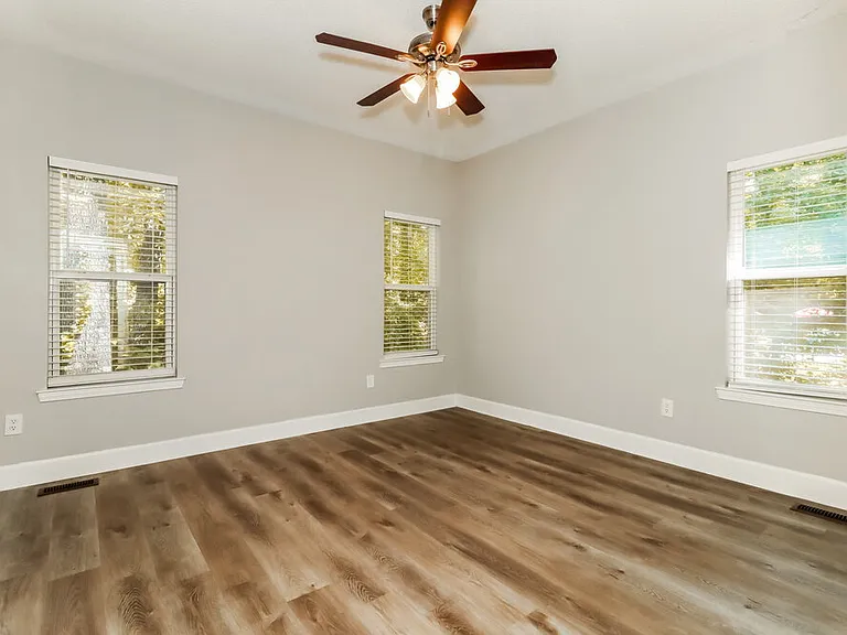 4048 Golfview Ct — Photo 7