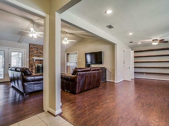1242-gardengate-cir-garland-tx-High-Res-2.jpg