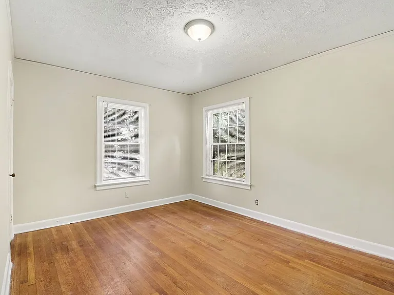 1944 Ridgewood Dr — Photo 11