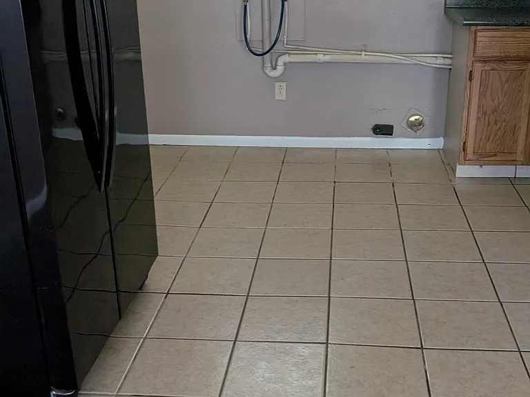 508 W Conyers Ave — Photo 4