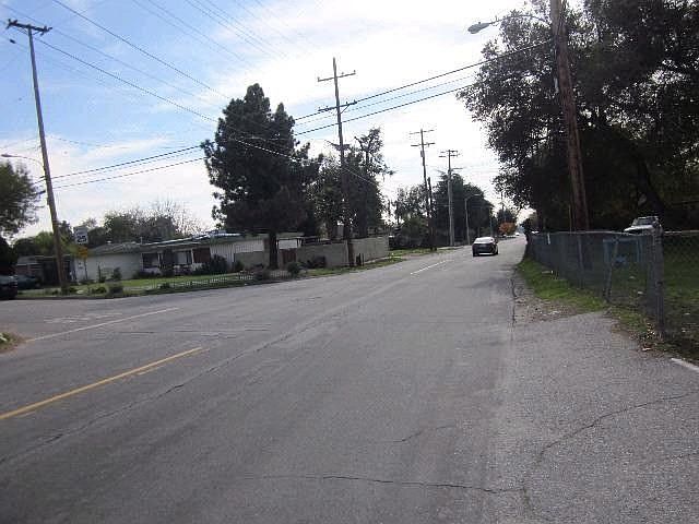 2nd image of 2704 Windsor Ave