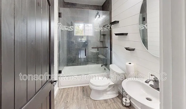 423 Crest Rd — Photo 19
