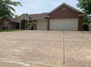 3014 Barn Swallow Rd, Enid, OK 73703