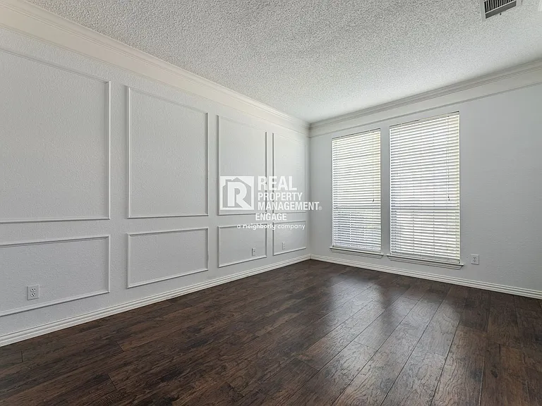 8817 Pocono Dr — Photo 6