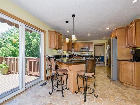 5th image of 110 Valley Forge Dr