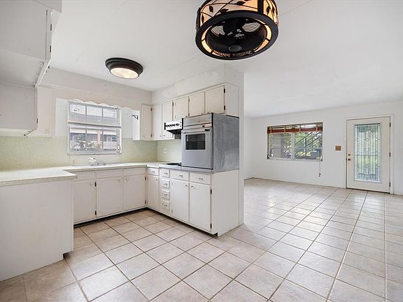 2nd image of 450 32ND AVENUE N #106W