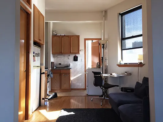 Rented by Warren T Real Estate Corp. | media 26
