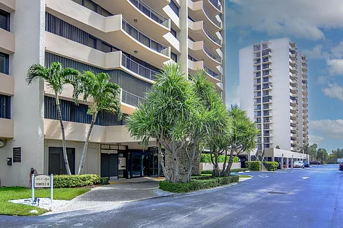 4200 N Ocean Dr Photo 1