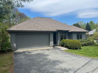 129 Laurel Ln, White River Junction, VT 05001