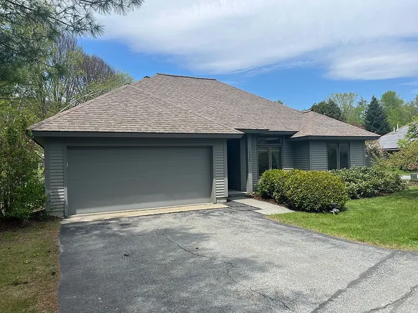 129 Laurel Ln, White River Junction, VT 05001