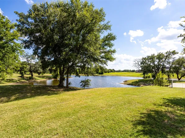 505 Acorn Trl, Granbury, TX 76049