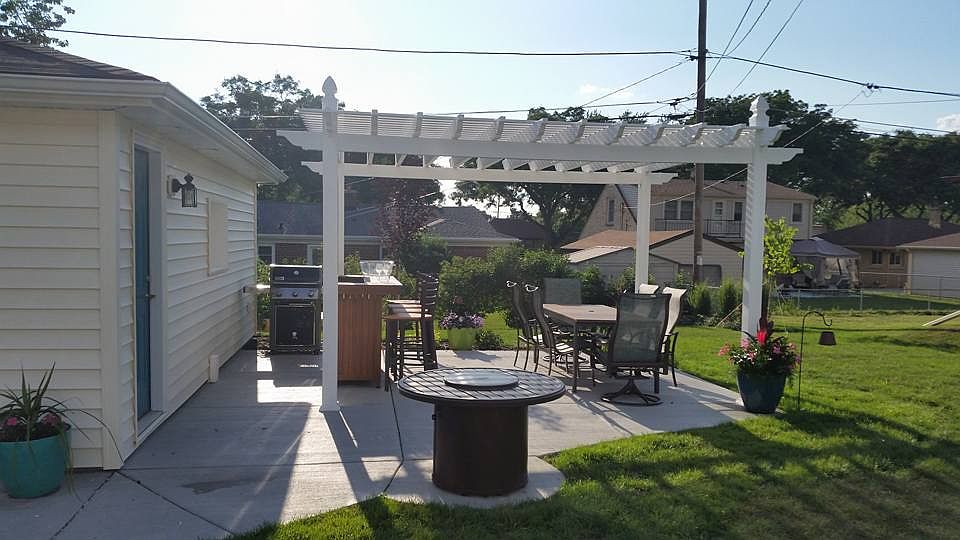 2nd image of 2849 S 72nd St