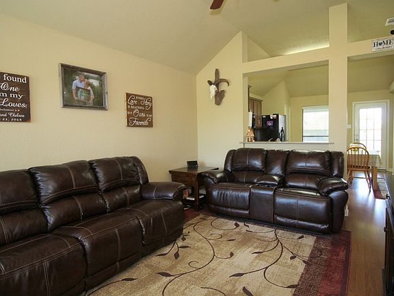 2nd image of 2709 Silver Oak Dr