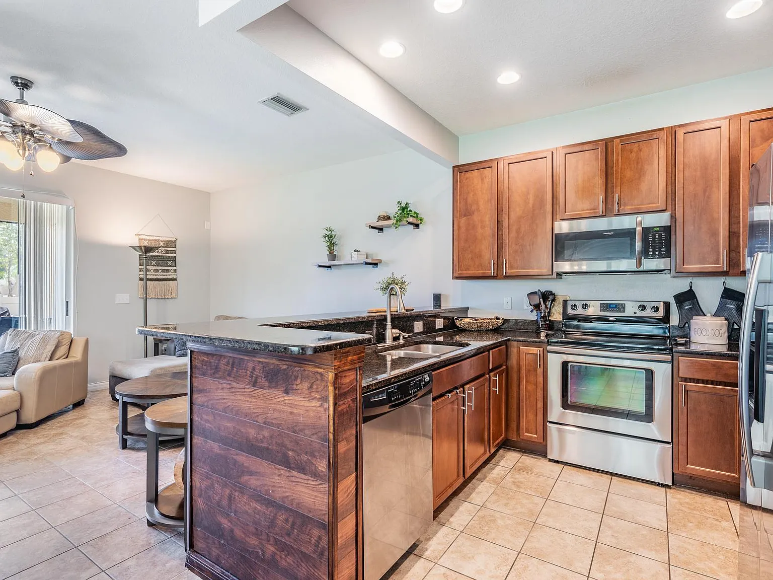 3 bed, 2.5 bath, 1500 sqft, $2,600 — Photo 4