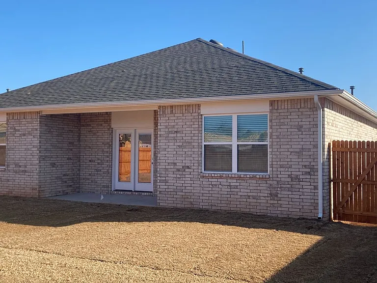 12425 Bluford Ln — Photo 17