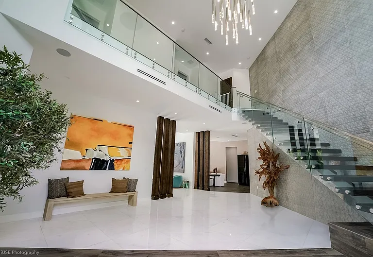 56 Samana Dr #1 — Photo 3