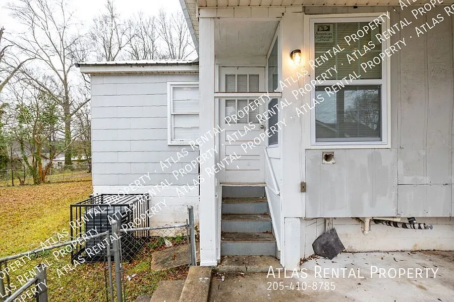 3 Bedroom Beauty at a Great Price! Won't Last Long! — Photo 4