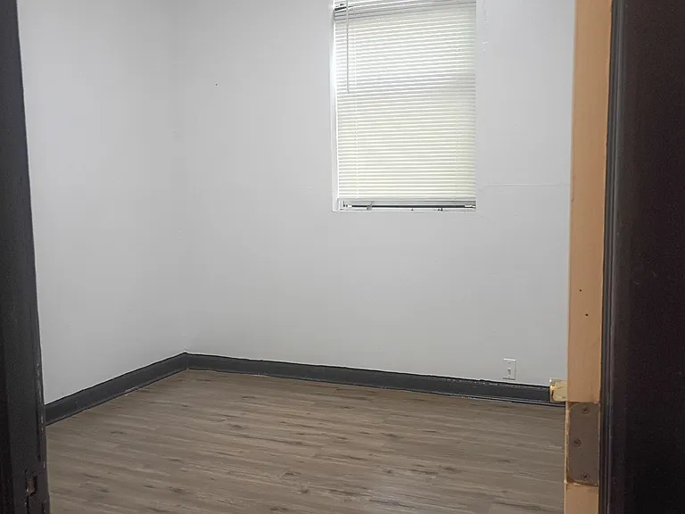 252 Renner St — Photo 3