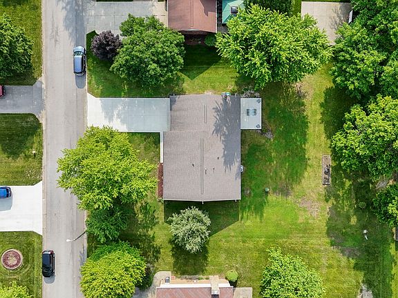 5th image of 1121 Barcelona Dr