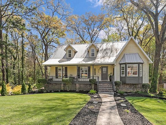 3rd image of 619 Farrah Cir
