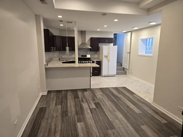 2839 W Nelson St #1, Chicago, IL 60618