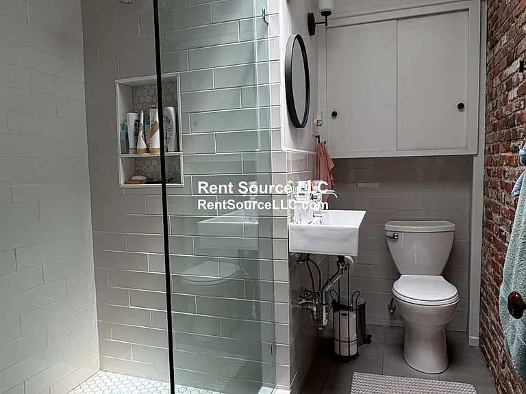 34 Wyatt St — Photo 13