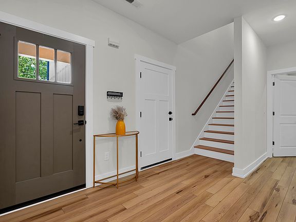 4th image of 504 W Morgan St