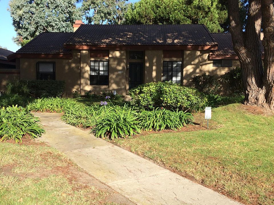 HOA takes care of all Landscaping Mow, Blow, weed etc. once a week