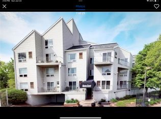 1900 Grove Ct APT 409, Cleveland, OH 44113