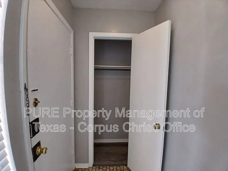 2 bed, 1.5 bath, 1000 sqft, $1,175 — Photo 4