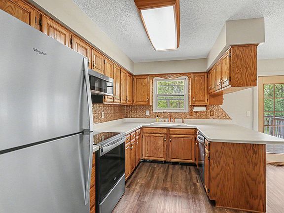 4th image of 16711 E Cd Ave