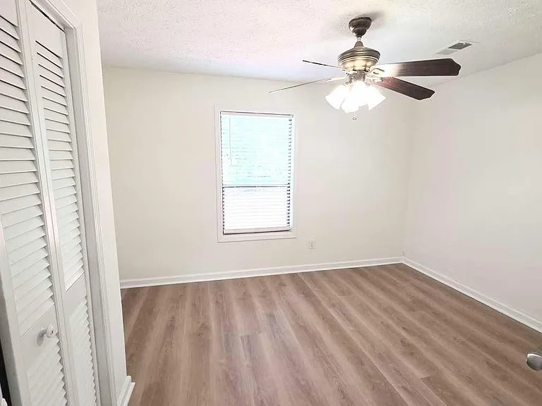 1411 E Shiloh Trl NW — Photo 23