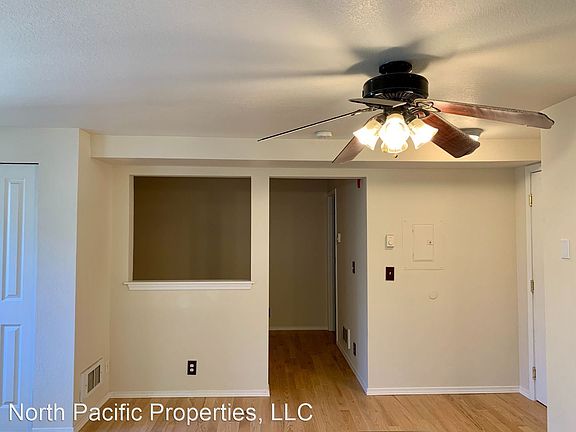 4th image of 300 10th Ave Unit B311