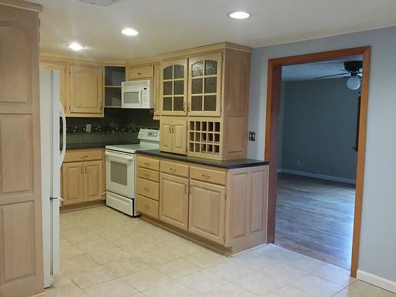 2nd image of 86 C St