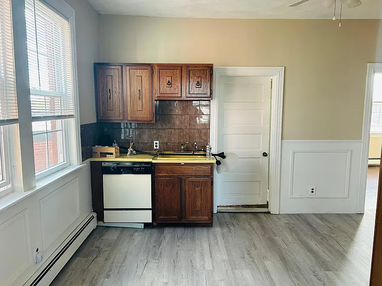 147 Dean St #3 — Photo 5
