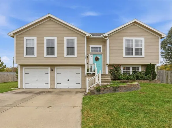 109 W 182nd St, Belton, MO 64012