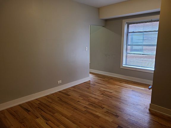 4th image of 822 W Cuyler Ave APT 220