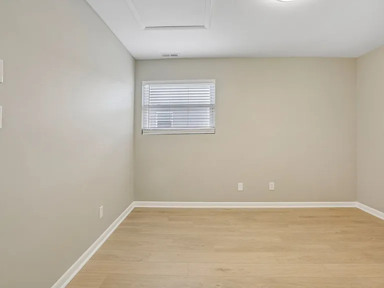 South Valley Apartments — Photo 20