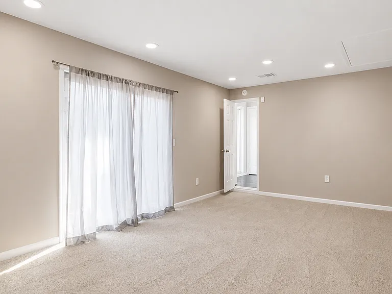 334 Home Park Ave NW — Photo 7