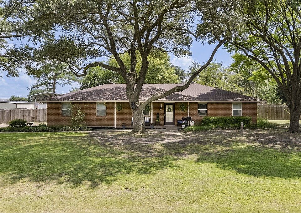 1st image of 109 Spring Hill Rd