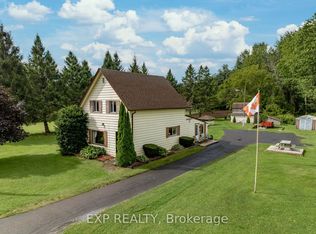 21331 Loyalist Pkwy, Prince Edward County, ON K0K1L0